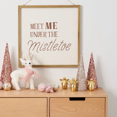 Meet Me Under The Mistletoe Hanging Sign Gold/Cream - Wondershop™ 1 Meet Me Under The Mistletoe Hanging Sign Gold/Cream - Wondershop™